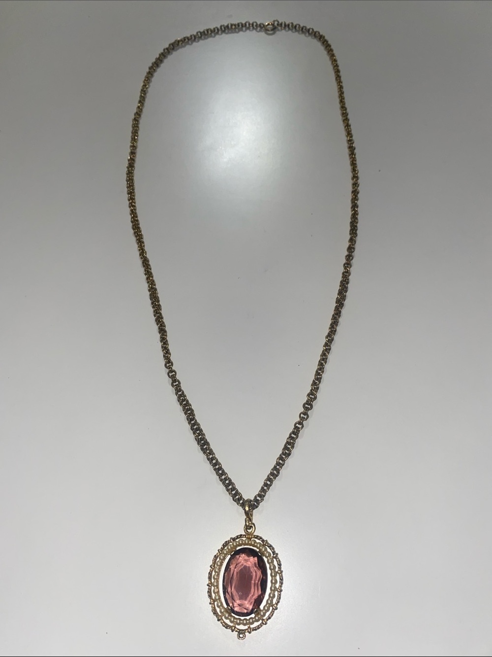 Vintage-Style Gold Pendant Necklace with Purple Gem